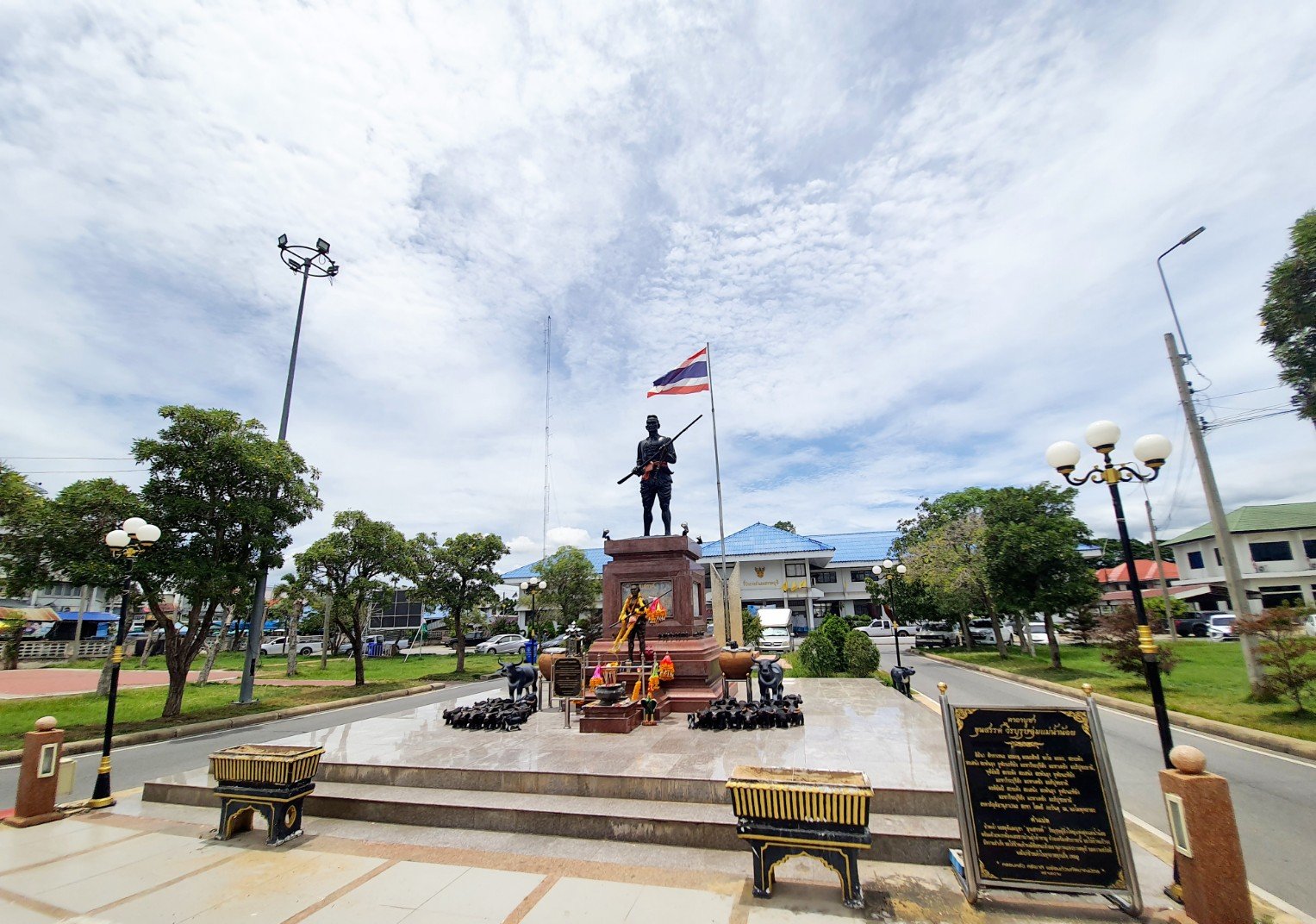 อนุสาวรีย์ขุนสรรค์